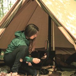 Zeltofen mit Ofenrohr für unabhängiges Heizen mit Holz